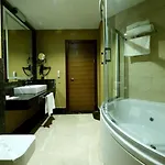 فندق مارغي أديرني