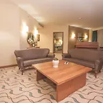 فندق مارغي أديرني